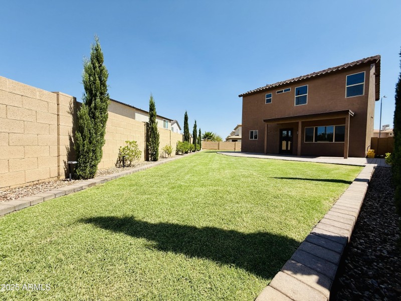 3AE43570-2C5A-4037-8E43-3E06A696BD41_1_2