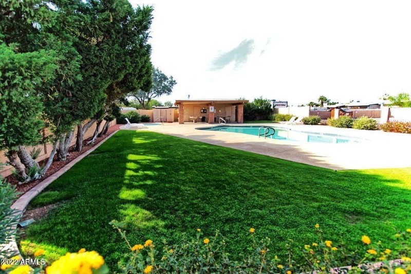 Community Pool and Spa