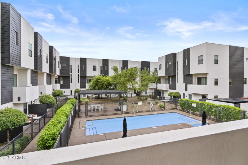 325 E Coronado - 17_dsc00647