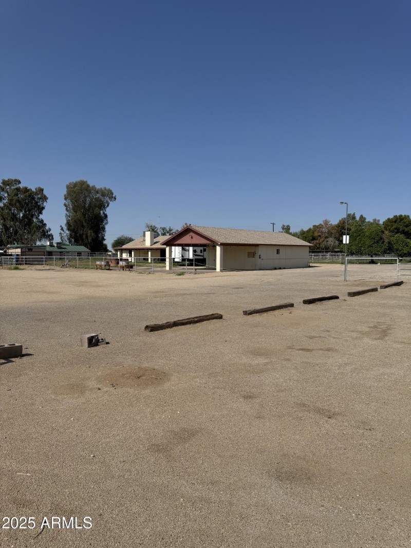 Horse trailer parking and Rv area