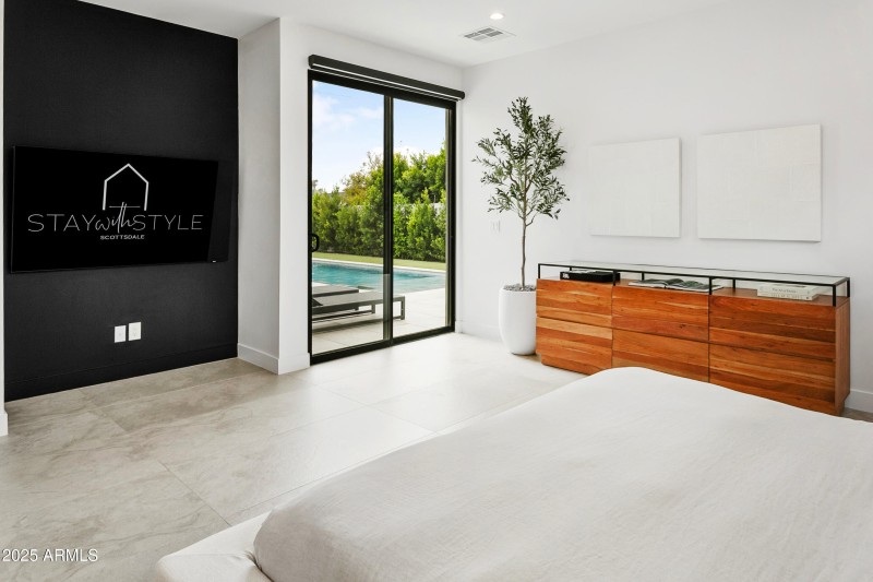 0471d246-430a-4ffd-b350-6b35a357f901