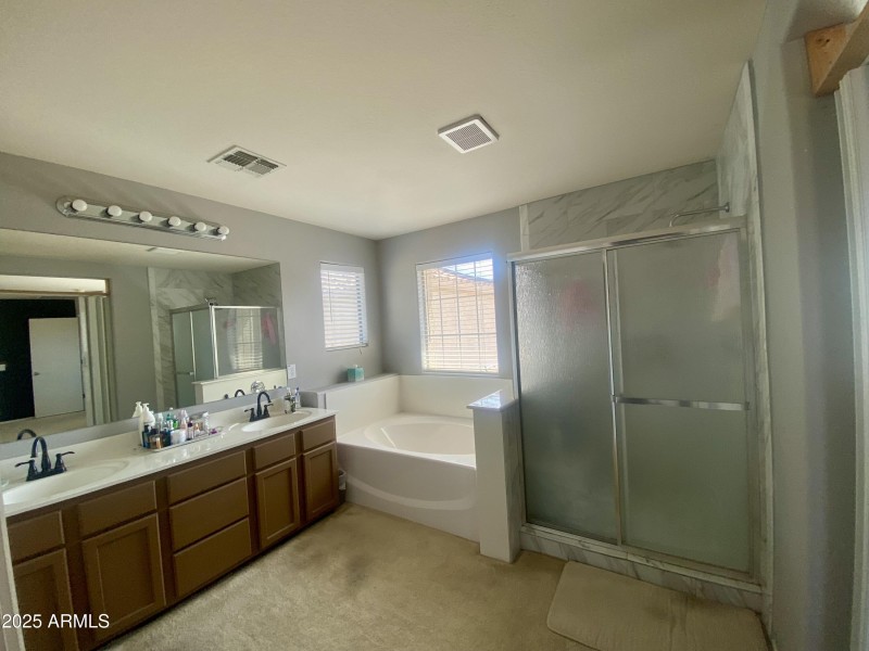 Master bath 154