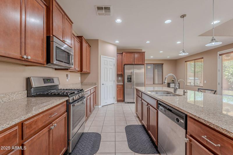 11-web-or-mls-Ivanhoe-11