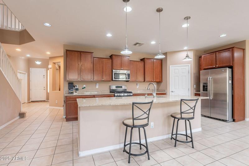 12-web-or-mls-Ivanhoe-12