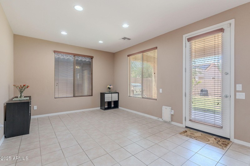 15-web-or-mls-Ivanhoe-15