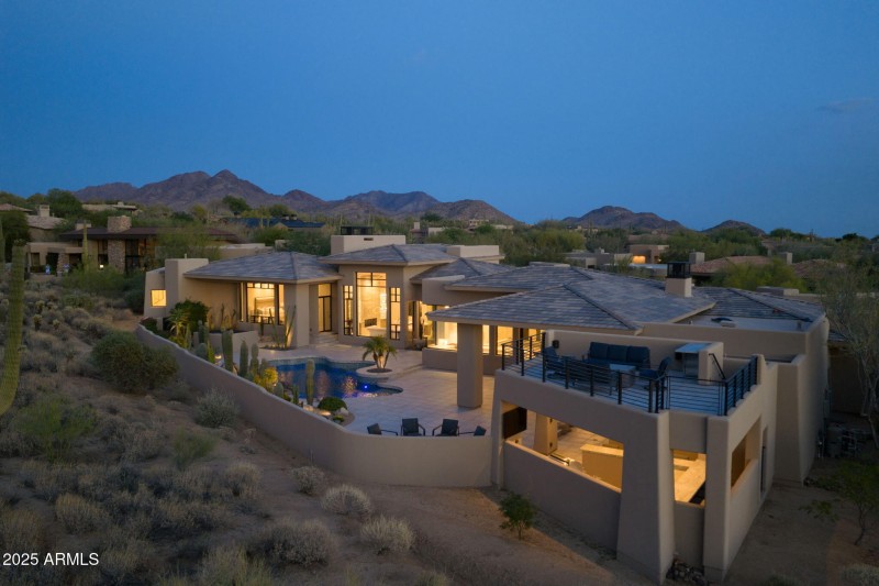 70-web-or-mls-10040-e-happy-valley-rd