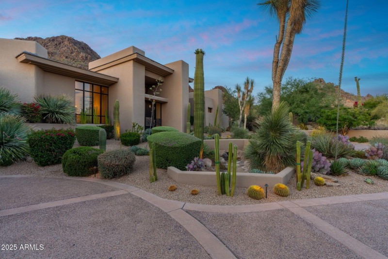 61-web-or-mls-10040-e-happy-valley-rd