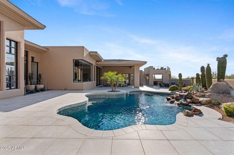 56-web-or-mls-10040-e-happy-valley-rd