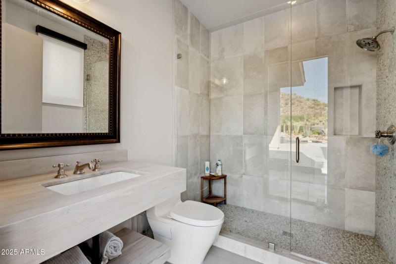 52-web-or-mls-10040-e-happy-valley-rd