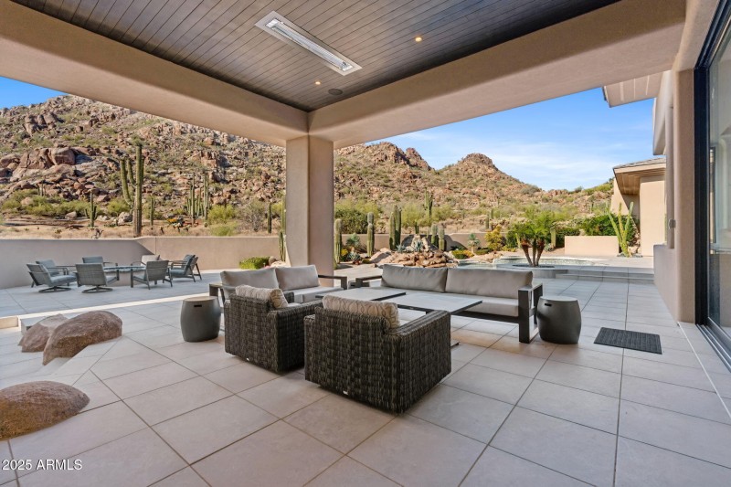 49-web-or-mls-10040-e-happy-valley-rd