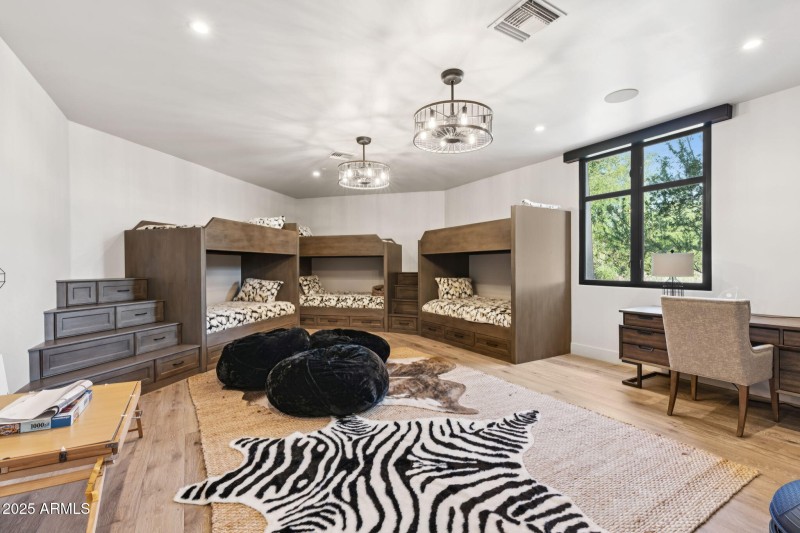 44-web-or-mls-10040-e-happy-valley-rd