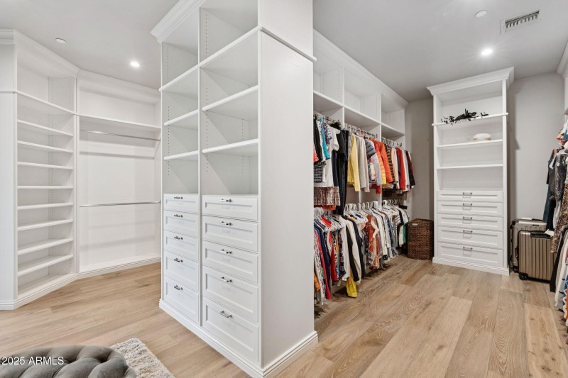 35-web-or-mls-10040-e-happy-valley-rd