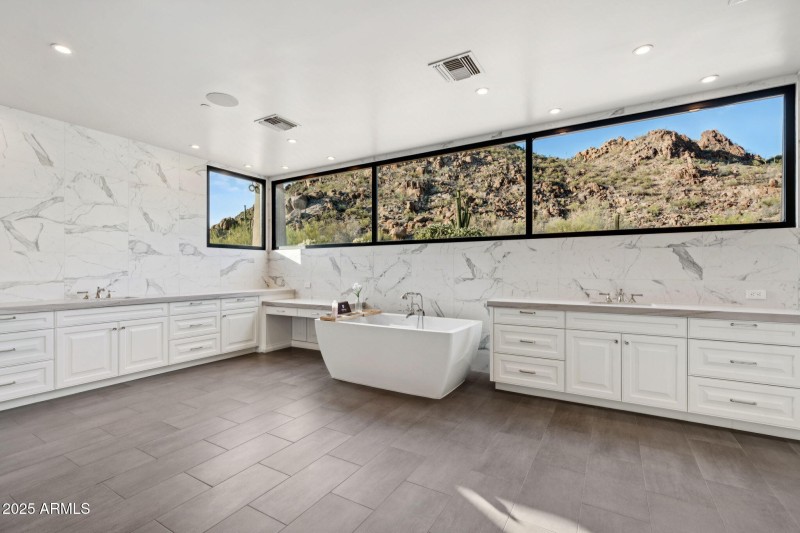 32-web-or-mls-10040-e-happy-valley-rd