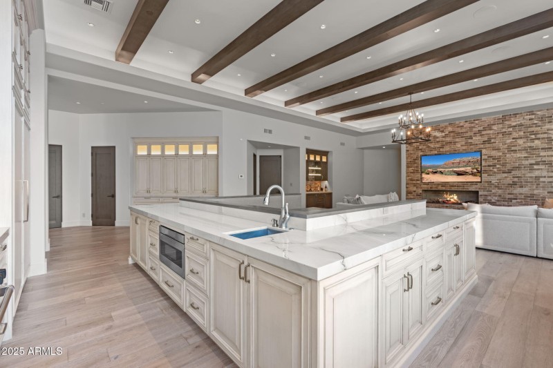 17-web-or-mls-10040-e-happy-valley-rd