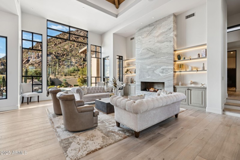 6-web-or-mls-10040-e-happy-valley-rd