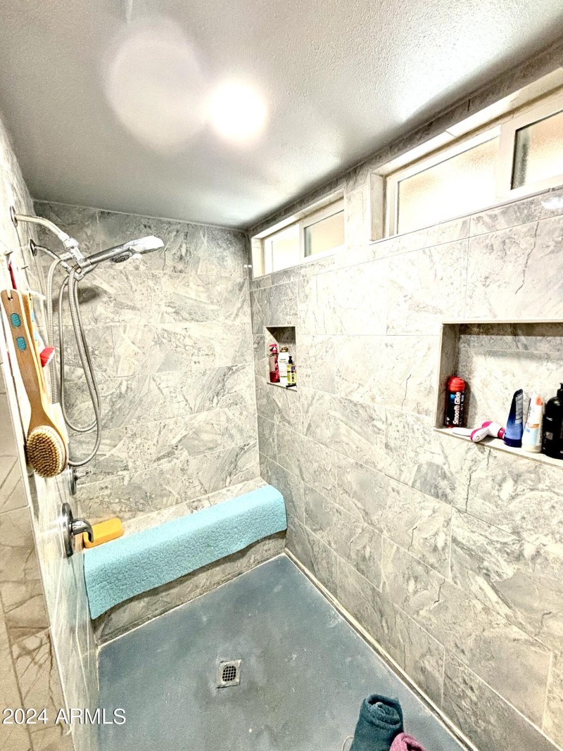 241 W 3rd Shower