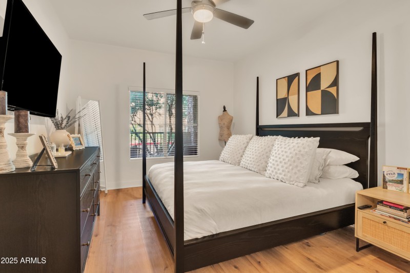 5450 E Deer Valley Dr 1004-15