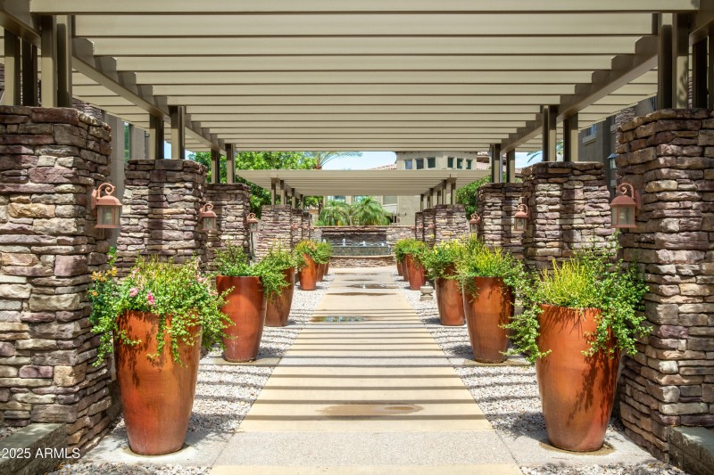 5450 E Deer Valley Dr 1004-24