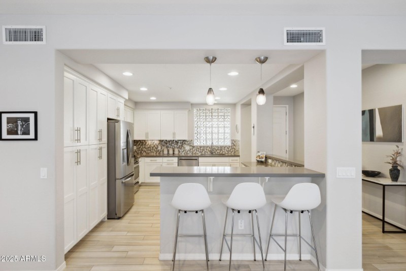 5-web-or-mls-17850-n-68th-st-2138