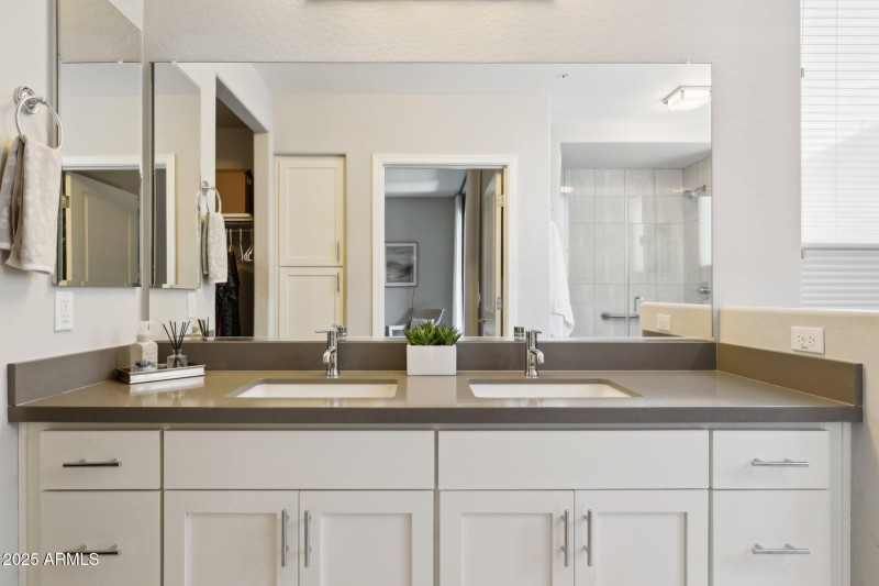 15-web-or-mls-17850-n-68th-st-2138