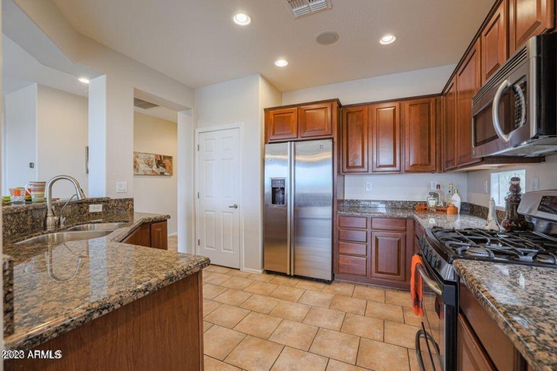 20220217153740379393000000-o