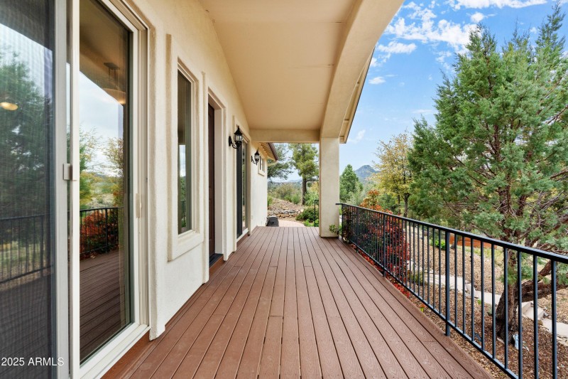 007_Front Covered Deck Entrance
