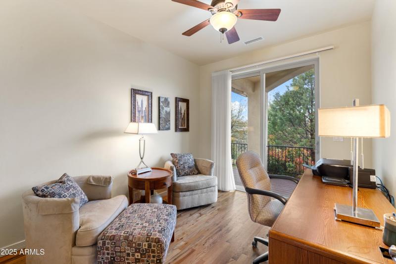 016_Office - Main Level