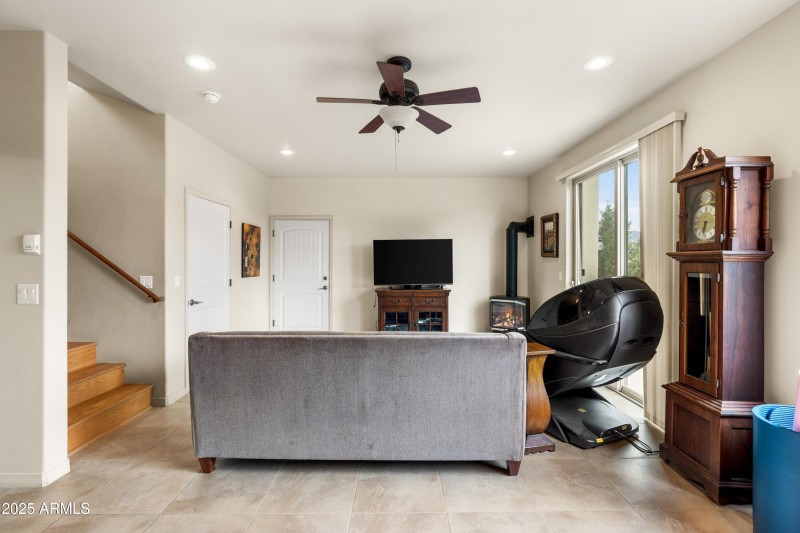 031_Family Room - Lower Level