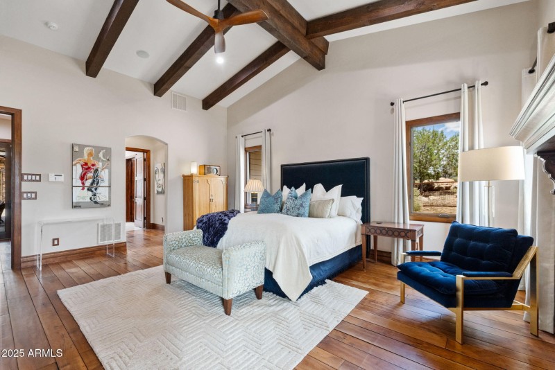 62-Primary Bedroom (5)