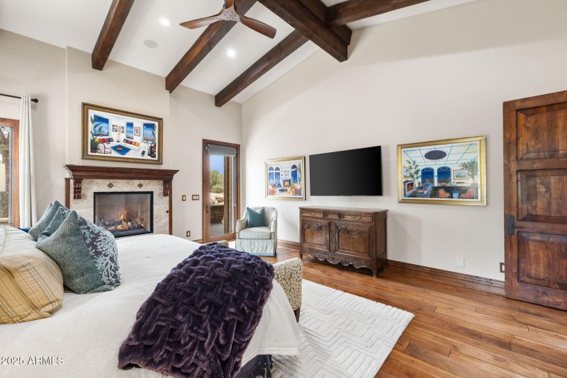 63-Primary Bedroom (6)