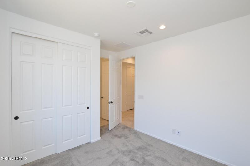 16) 53211-67a57cb82c8be