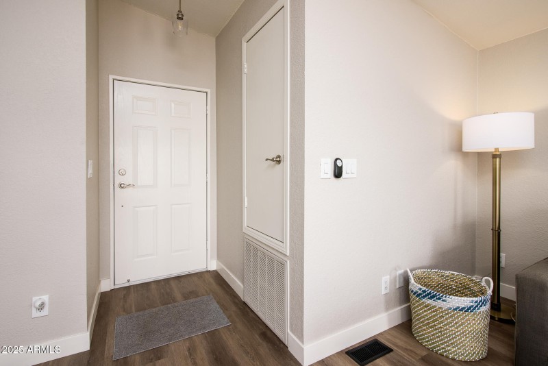 1672 E Augusta Ave-7177-Edit