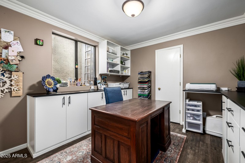 Guest bedroom/hobby room 5