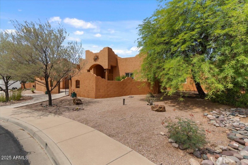 Low maintenance front yard