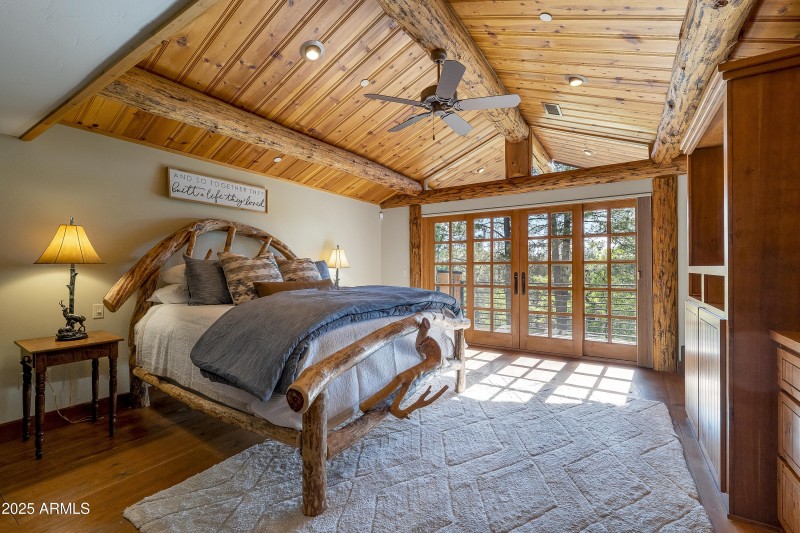 Primary suite balcony access