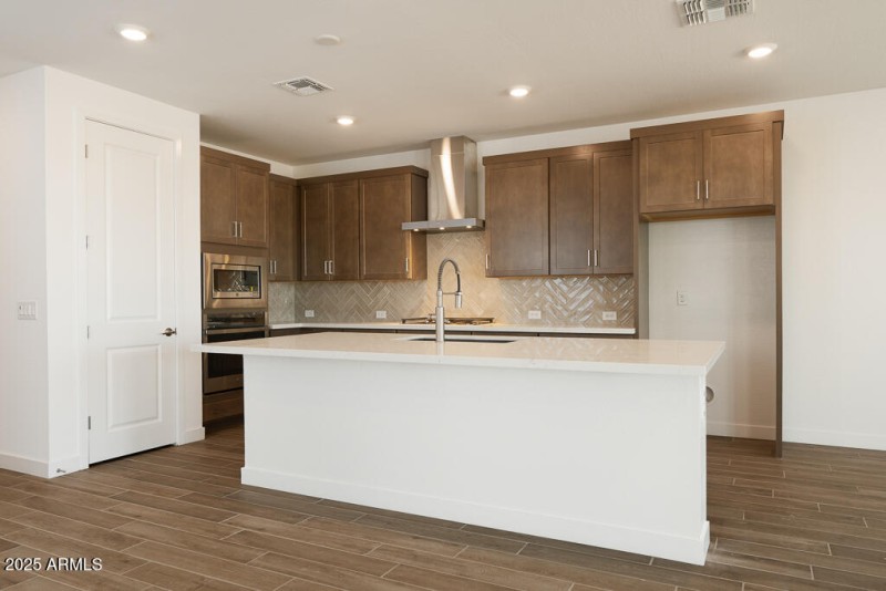 Tri Pointe Terraza 138 - Kitchen-1MLS