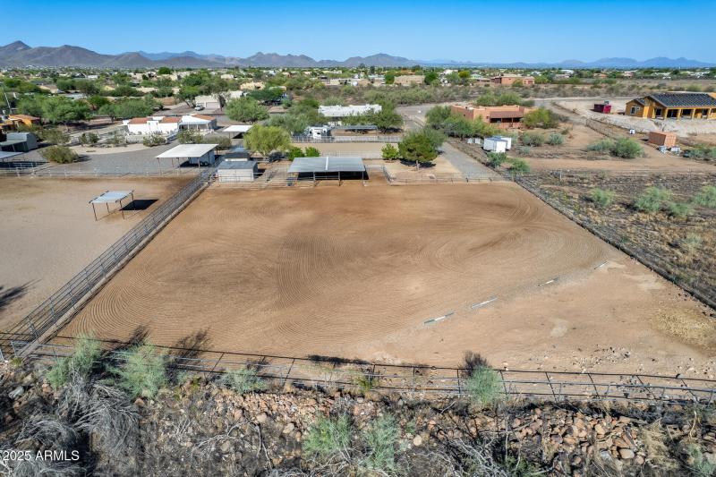 Expansive Turnout Area