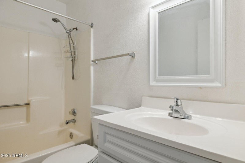 13-web-or-mls-520-n-stapley-dr-bldg-16-2