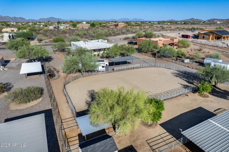 Covered RV/Trailer with Pull-Thru