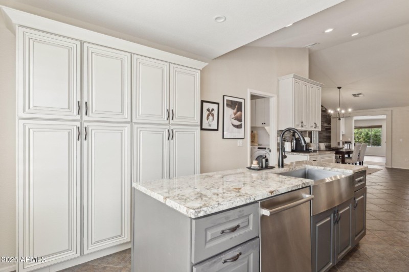 12-web-or-mls-28814-n-45th-st