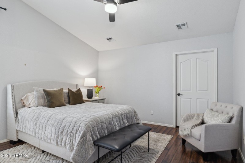 18-web-or-mls-28814-n-45th-st