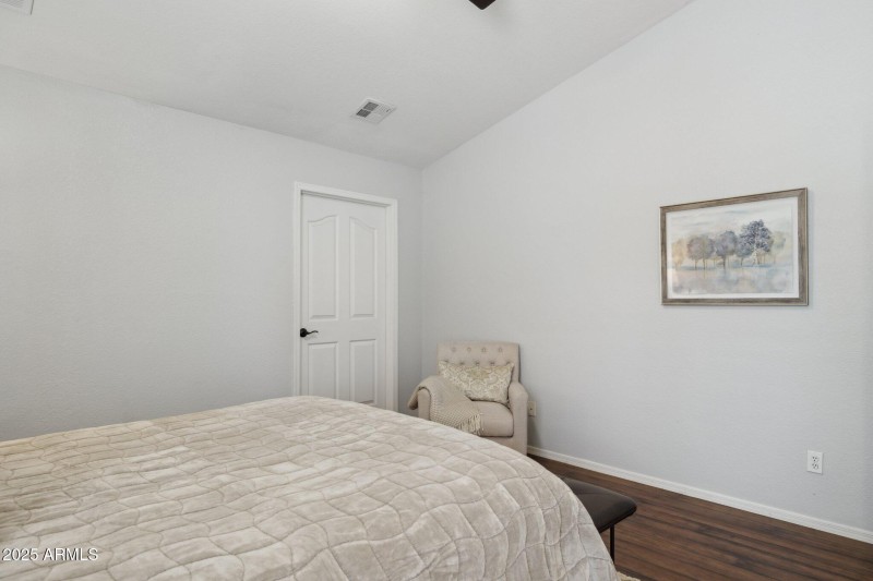 19-web-or-mls-28814-n-45th-st