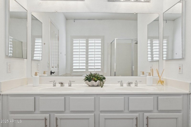 22-web-or-mls-28814-n-45th-st