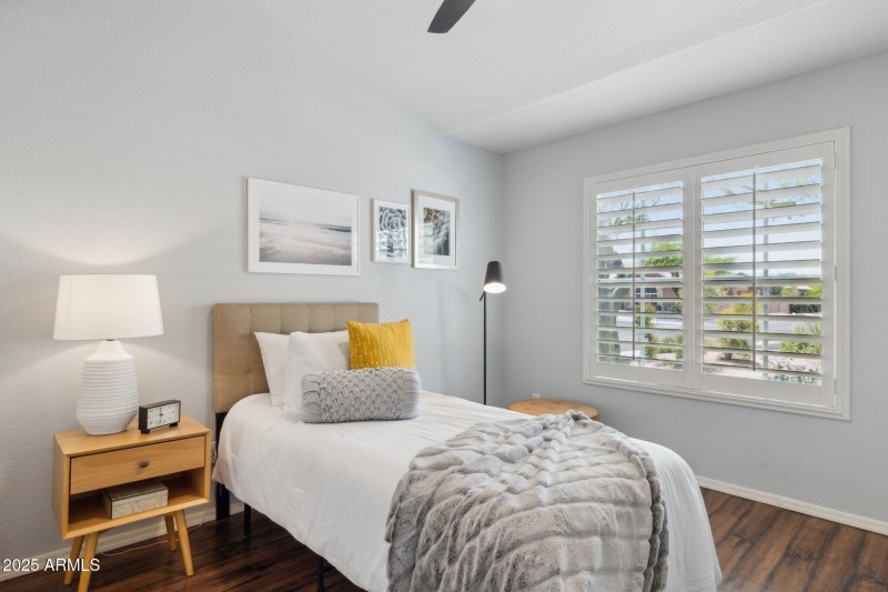 24-web-or-mls-28814-n-45th-st