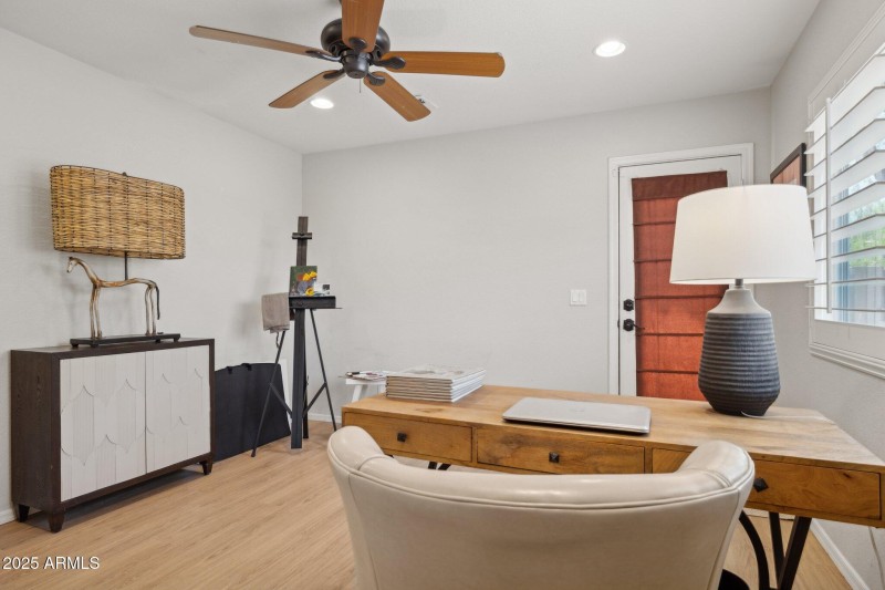 33-web-or-mls-28814-n-45th-st