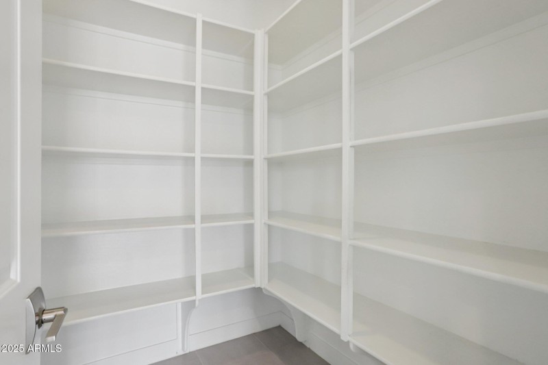 48-web-or-mls-E Via Del Sol-0506-038