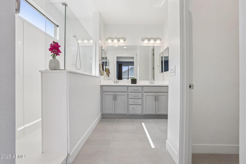 52-web-or-mls-E Via Del Sol-0506-042