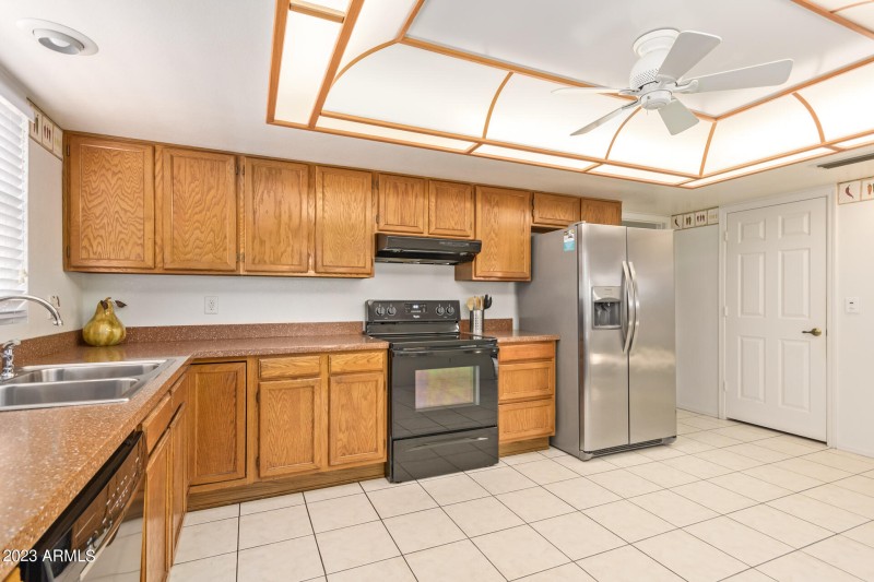 17 Leisure World 2190