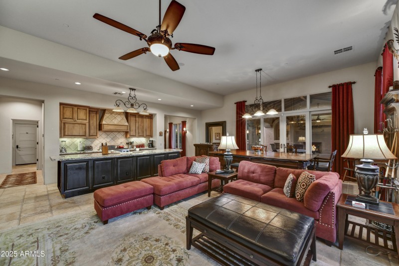 28-Family to Kitchen