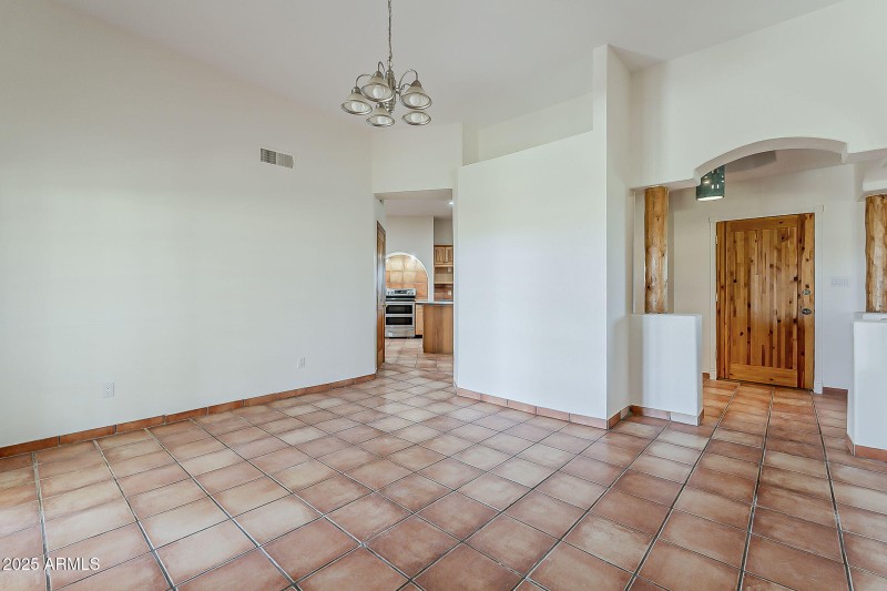 17-web-or-mls-Linda-17